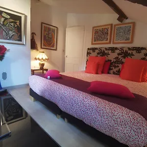 https://chambre-au-calme-de-la-campagne.hotels-rhonealpes.com