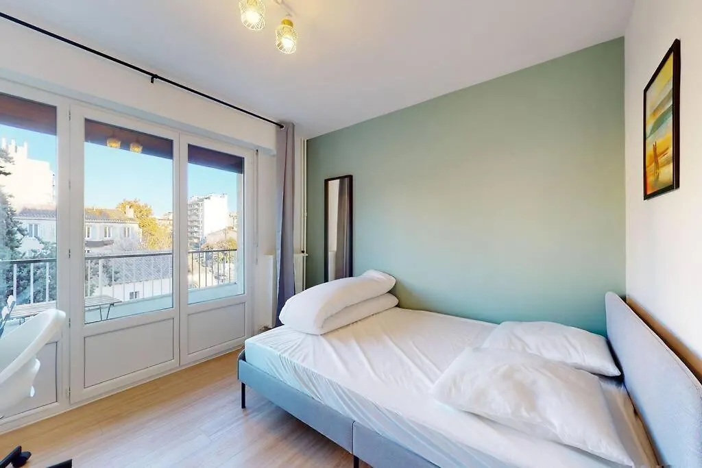Appartement 4 Chambres 8 Couchages Avec Exterieur Marseille Apartment